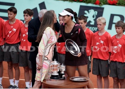 Mary PIERCE